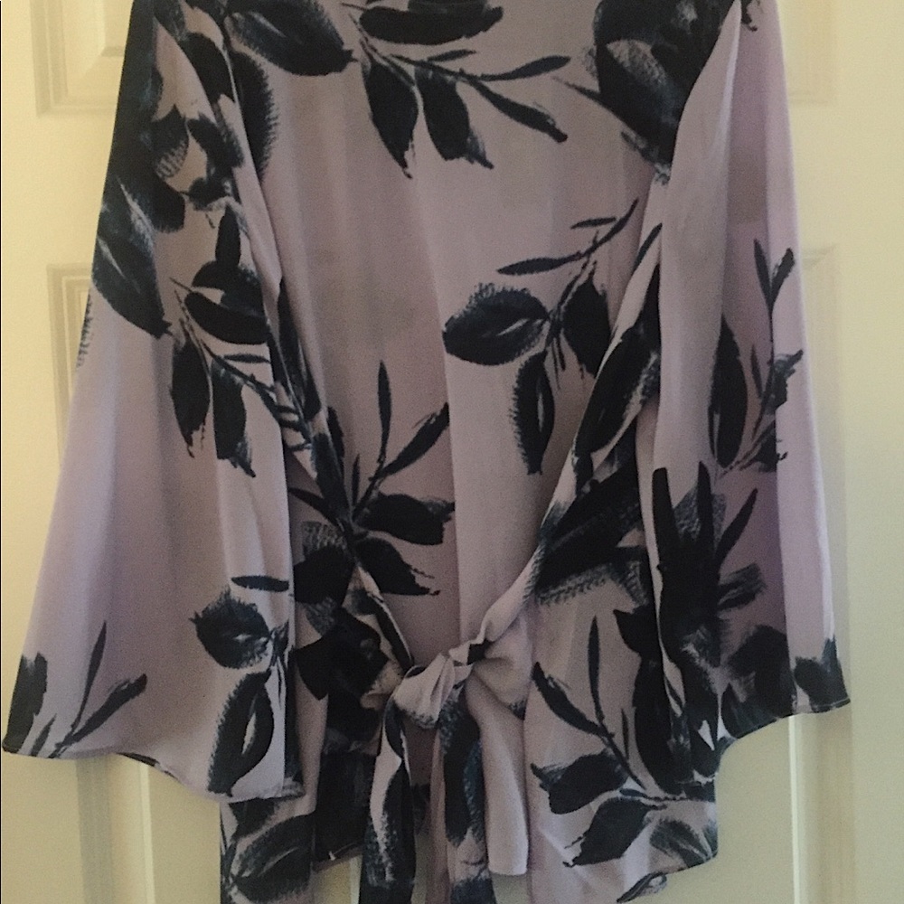 Woman’s Spring blouse NWT XXL